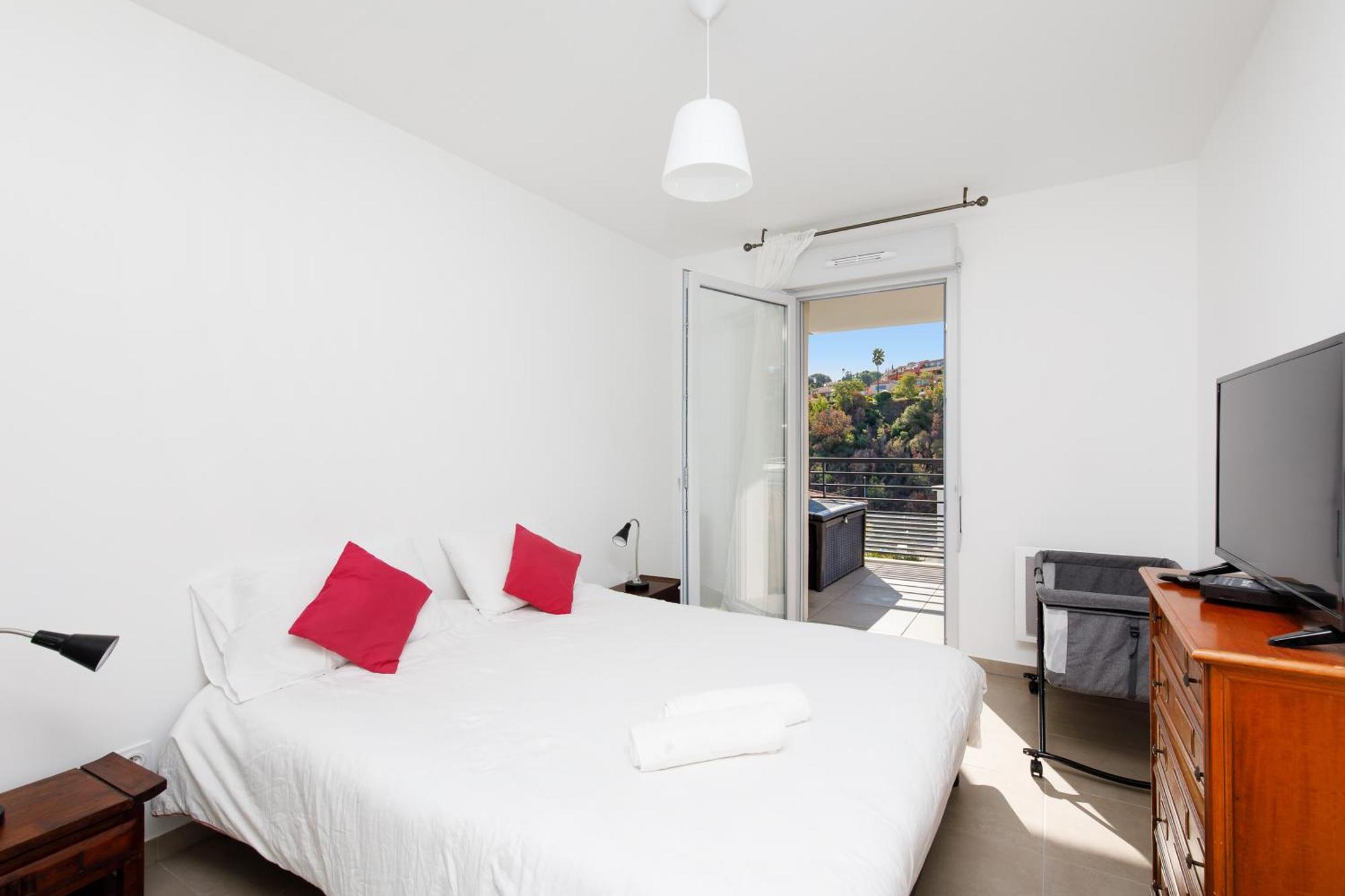 Lovely 2 Bedroom Condo With Pool Vallauris Extérieur photo