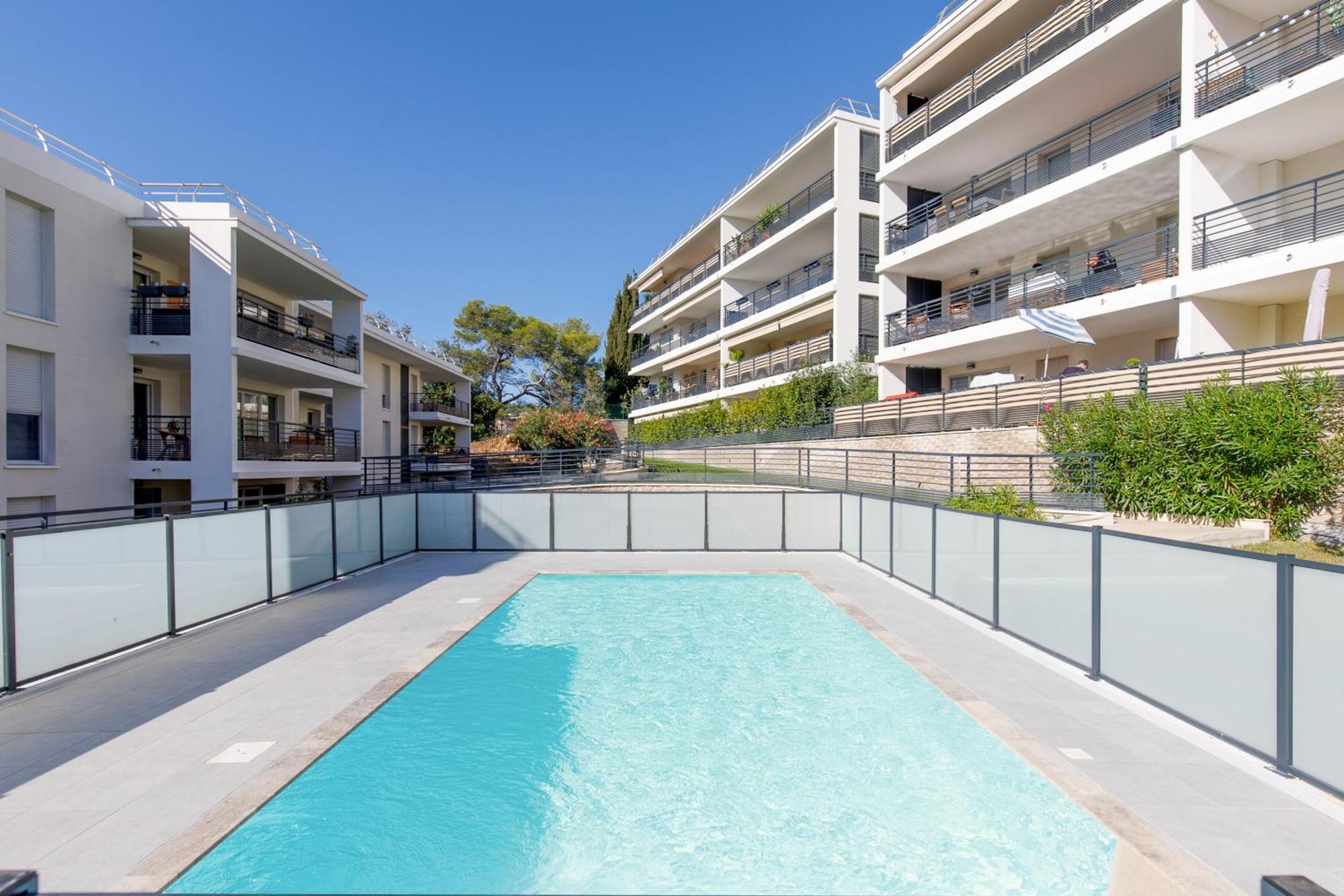 Lovely 2 Bedroom Condo With Pool Vallauris Extérieur photo