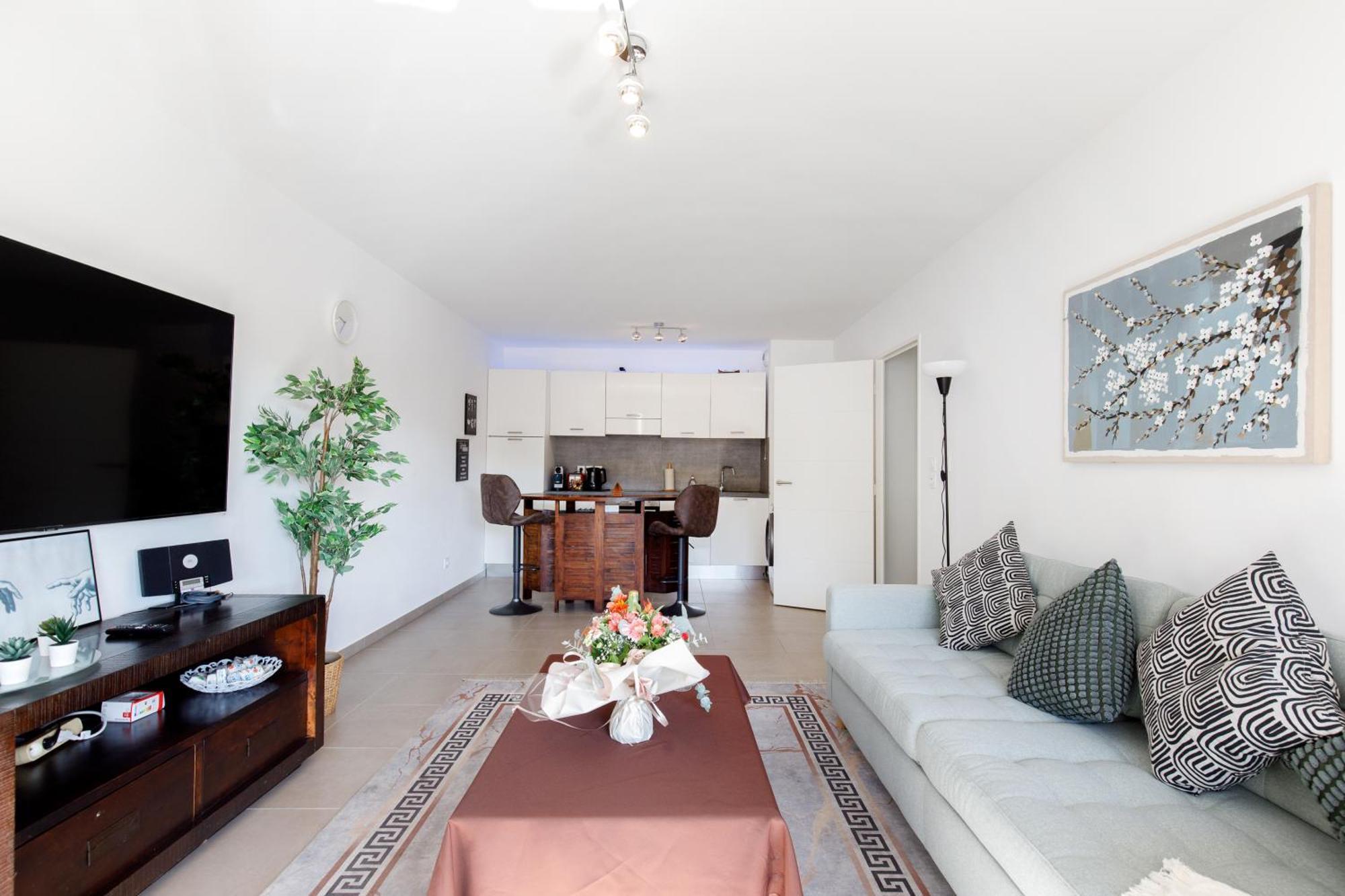 Lovely 2 Bedroom Condo With Pool Vallauris Extérieur photo